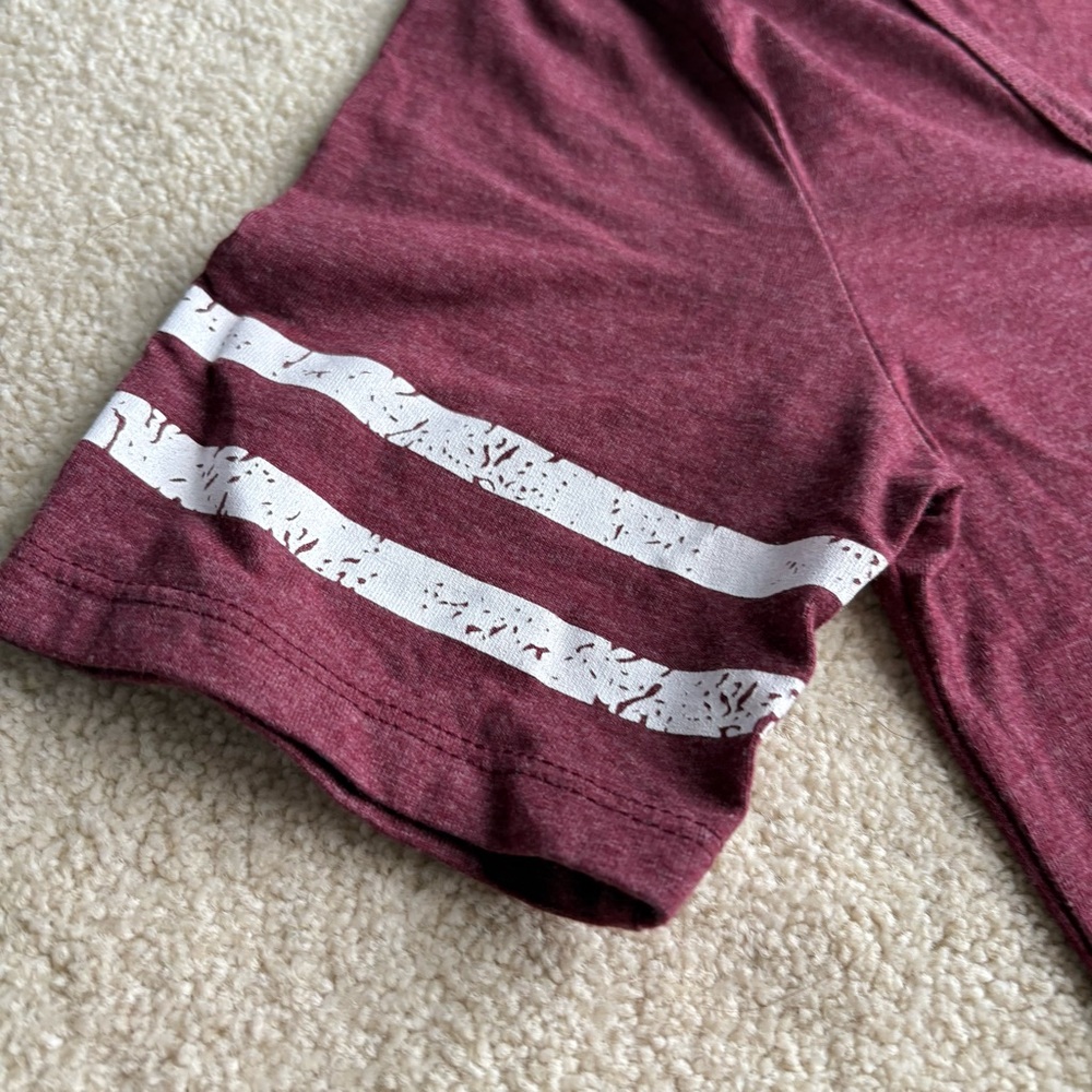 Warner Bros. Gryffindor Maroon Tee with Stripes - Picture 3 of 8